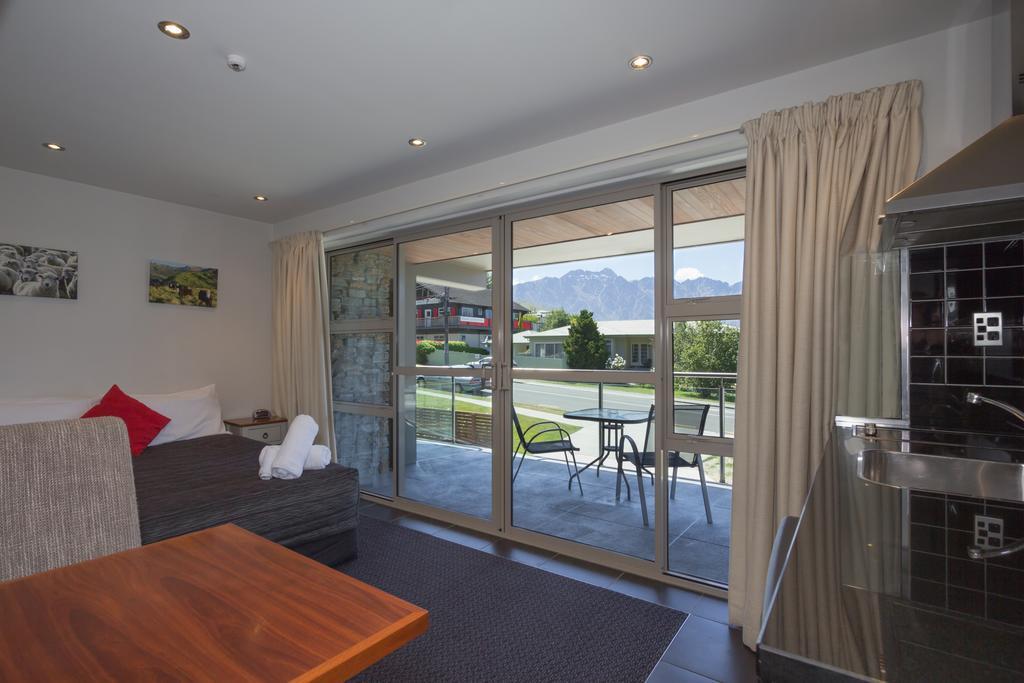 Autoline Motel Queenstown Room photo