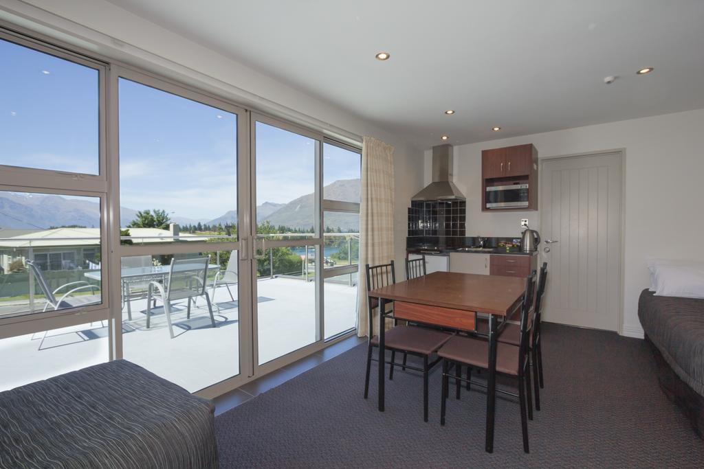 Autoline Motel Queenstown Room photo