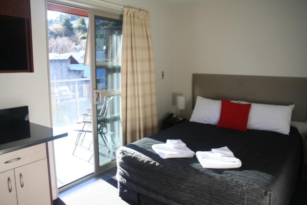 Autoline Motel Queenstown Exterior photo