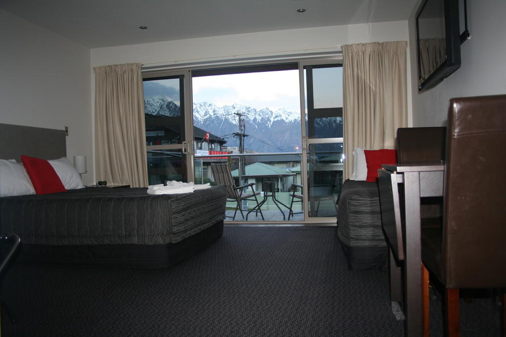 Autoline Motel Queenstown Exterior photo