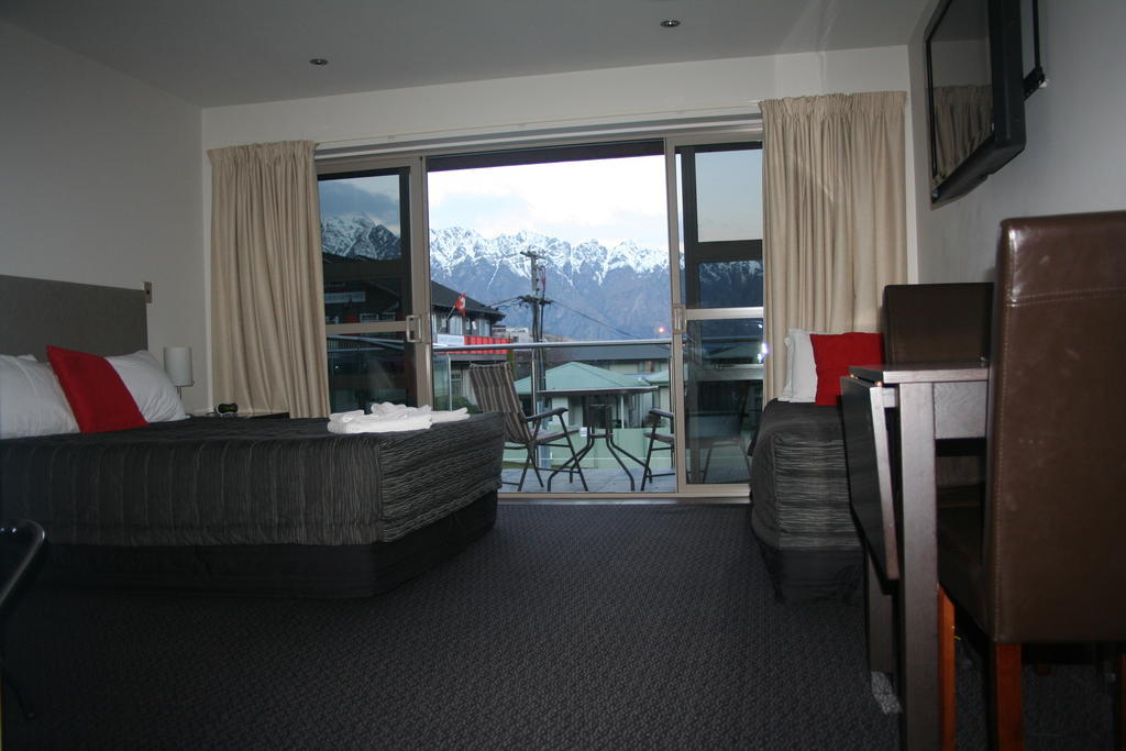 Autoline Queenstown Motel Exterior photo