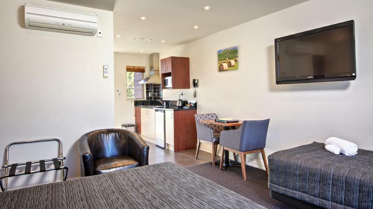 Autoline Motel Queenstown Exterior photo